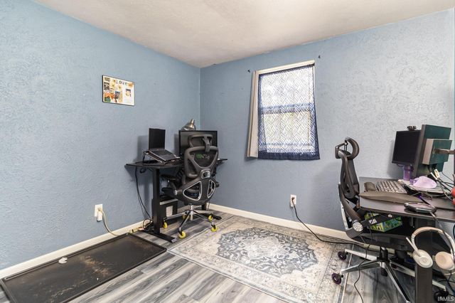 52235 Helmen Avenue, South Bend, IN 46637