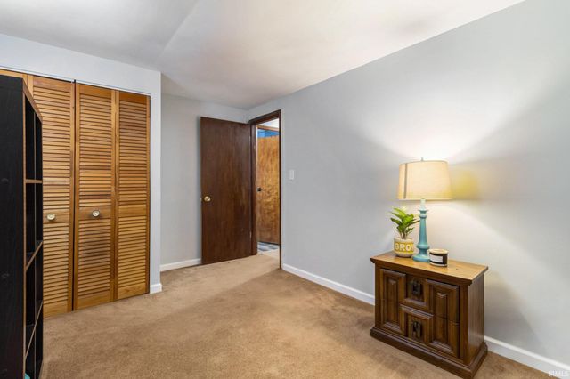 52235 Helmen Avenue, South Bend, IN 46637