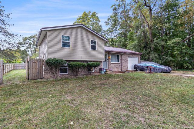 52235 Helmen Avenue, South Bend, IN 46637