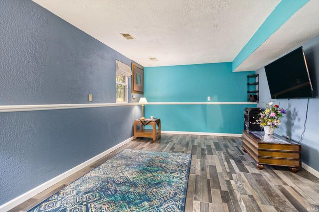 52235 Helmen Avenue, South Bend, IN 46637