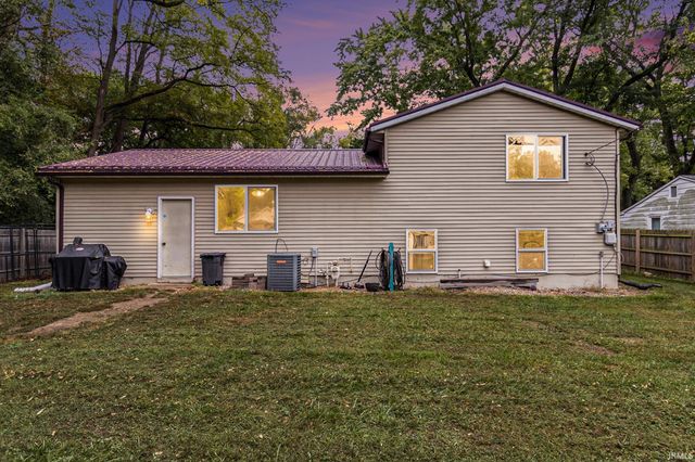 52235 Helmen Avenue, South Bend, IN 46637