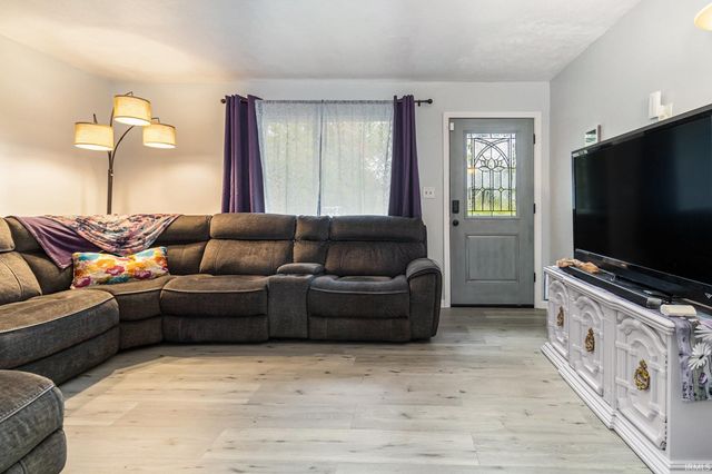 52235 Helmen Avenue, South Bend, IN 46637