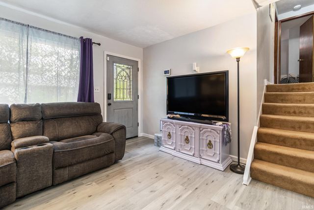 52235 Helmen Avenue, South Bend, IN 46637