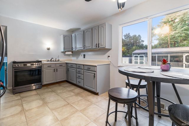 52235 Helmen Avenue, South Bend, IN 46637