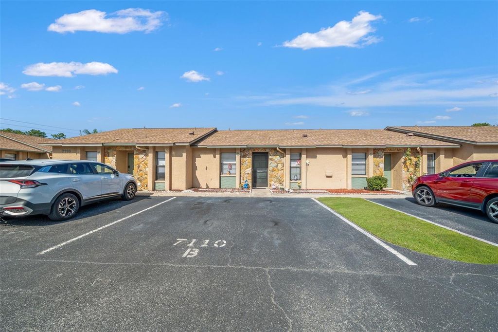 7110 BARCLAY AVENUE B, Spring Hill, FL 34609