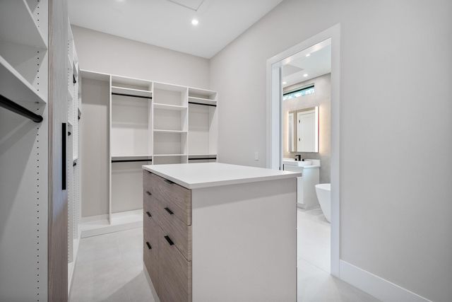 9193 Seaglass Court, Vero Beach, FL 32963