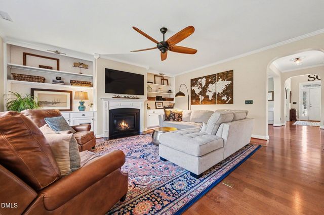 113 W Hatterleigh Avenue, Hillsborough, NC 27278