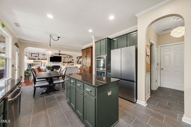 113 W Hatterleigh Avenue, Hillsborough, NC 27278