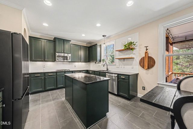 113 W Hatterleigh Avenue, Hillsborough, NC 27278