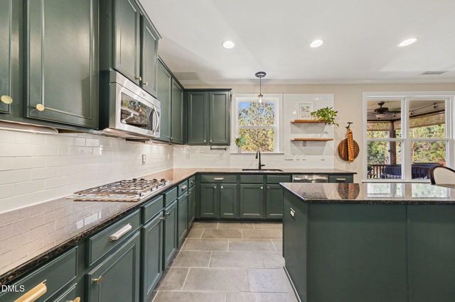 113 W Hatterleigh Avenue, Hillsborough, NC 27278