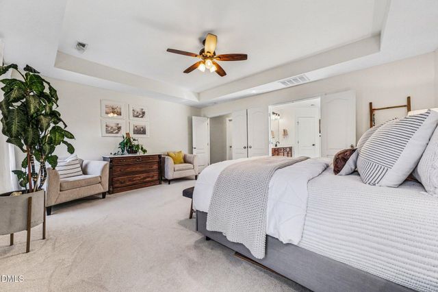 113 W Hatterleigh Avenue, Hillsborough, NC 27278