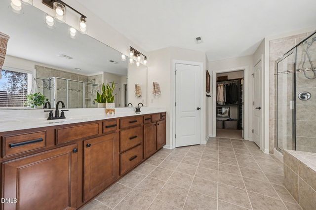 113 W Hatterleigh Avenue, Hillsborough, NC 27278