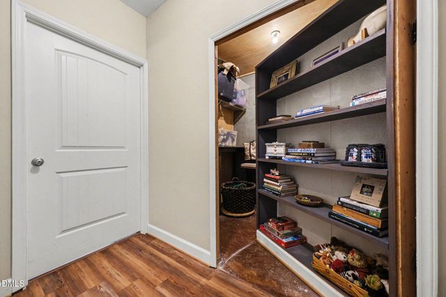 113 W Hatterleigh Avenue, Hillsborough, NC 27278