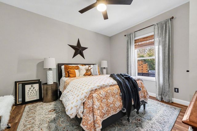 113 W Hatterleigh Avenue, Hillsborough, NC 27278