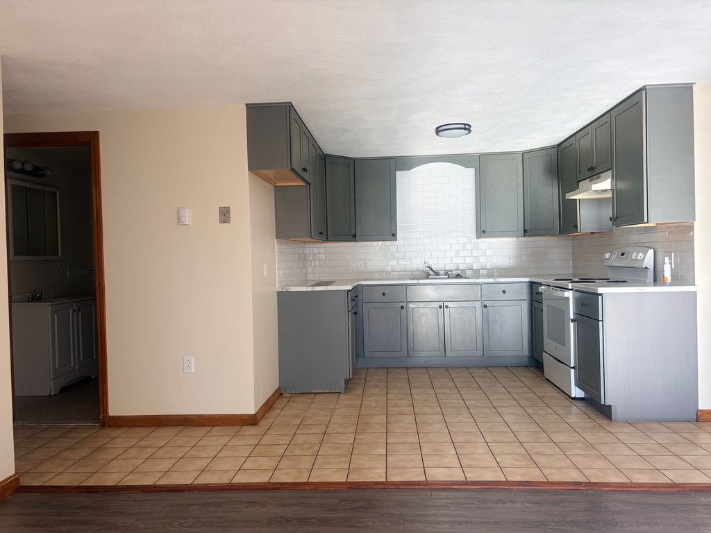 484 Western Ave B3, Lynn, MA 01902