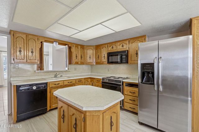 520 CARDON Street, El Paso, TX 79903