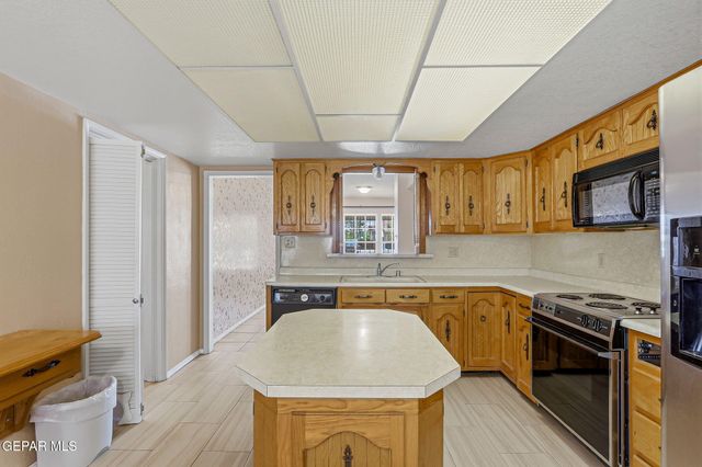 520 CARDON Street, El Paso, TX 79903