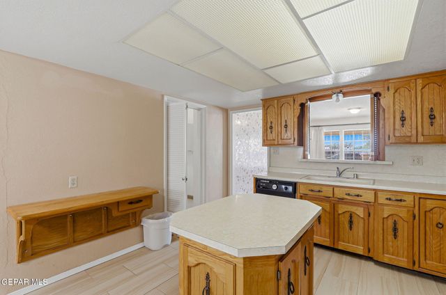 520 CARDON Street, El Paso, TX 79903