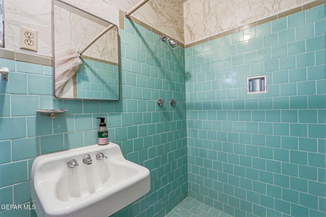 520 CARDON Street, El Paso, TX 79903