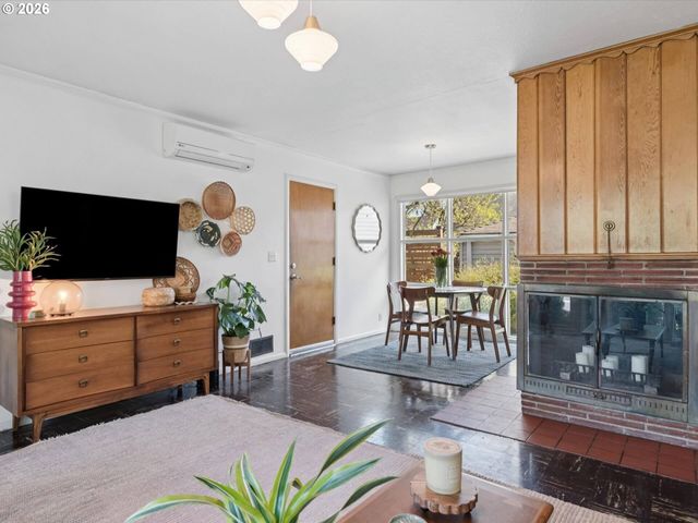 6030 Se 80TH Ave, Portland, OR 97206