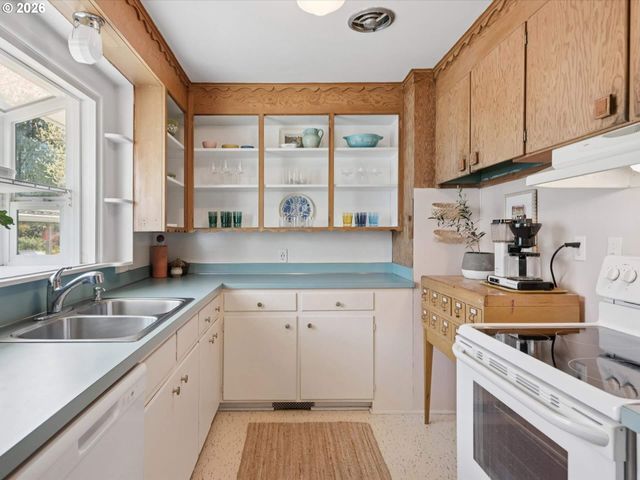 6030 Se 80TH Ave, Portland, OR 97206