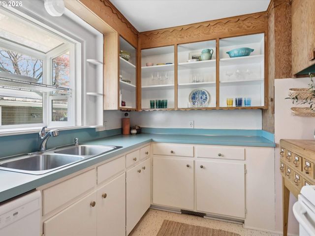 6030 Se 80TH Ave, Portland, OR 97206