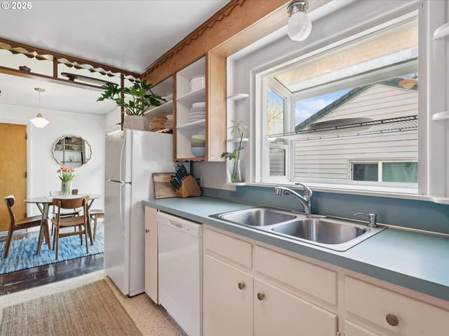 6030 Se 80TH Ave, Portland, OR 97206