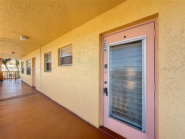 6750 Royal Palm Blvd 209E, Margate, FL 33063