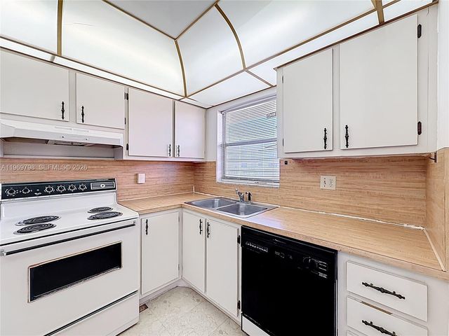 6750 Royal Palm Blvd 209E, Margate, FL 33063