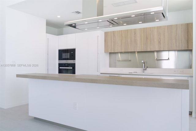 1000 Brickell Plaza PH5907, Miami, FL 33131