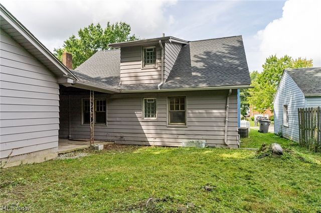 2311 Coronado Avenue, Youngstown, OH 44504