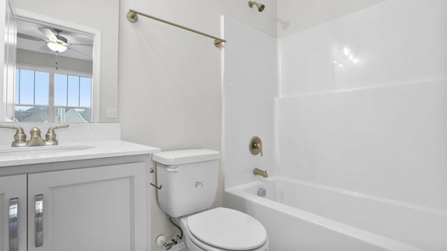 1516 Delhaven Court, Campobello, SC 29322