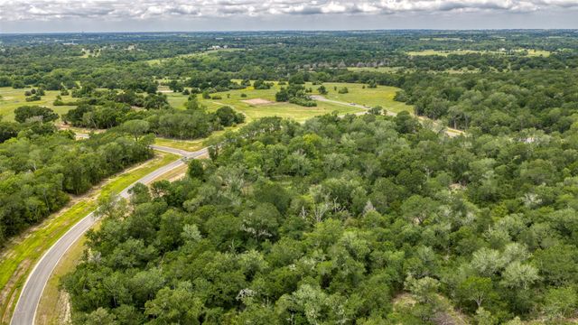2-23 Millwood Trail, Brenham, TX 77833