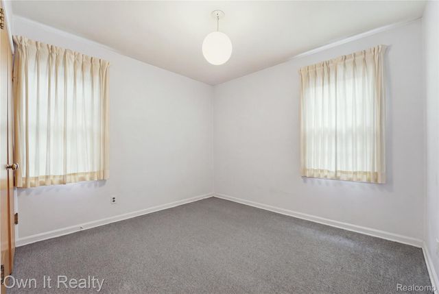 2661 Hollywood Street, Dearborn, MI 48124