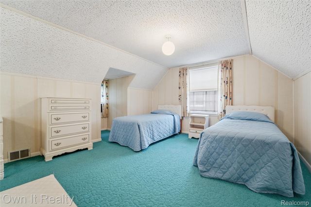 2661 Hollywood Street, Dearborn, MI 48124