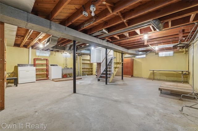2661 Hollywood Street, Dearborn, MI 48124