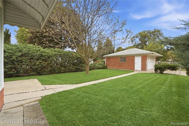 2661 Hollywood Street, Dearborn, MI 48124