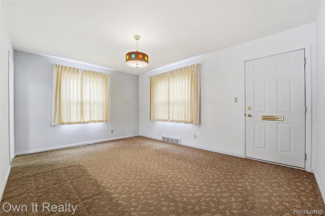 2661 Hollywood Street, Dearborn, MI 48124