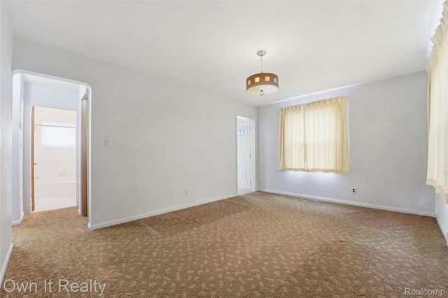 2661 Hollywood Street, Dearborn, MI 48124