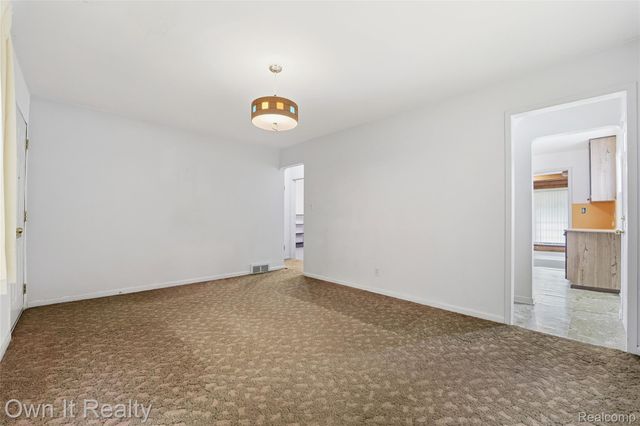2661 Hollywood Street, Dearborn, MI 48124