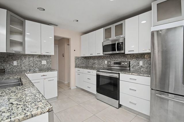 7986 Palacio Del Mar Drive, Boca Raton, FL 33433