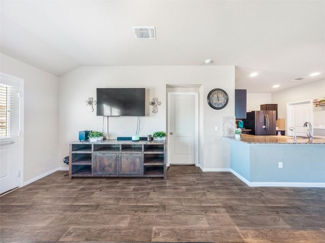 117 Garcitas Creek LN, Hutto, TX 78634