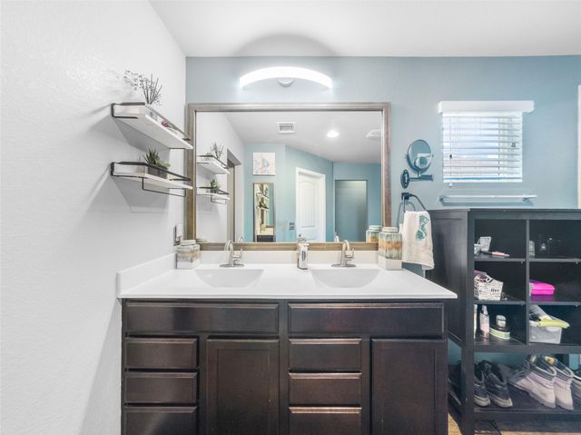 117 Garcitas Creek LN, Hutto, TX 78634