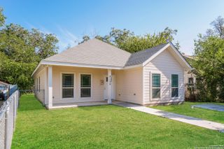 2135 crockett, San Antonio, TX 78202