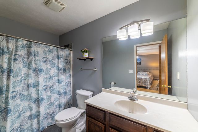 3624 Fairway Drive, Chesterton, IN 46304