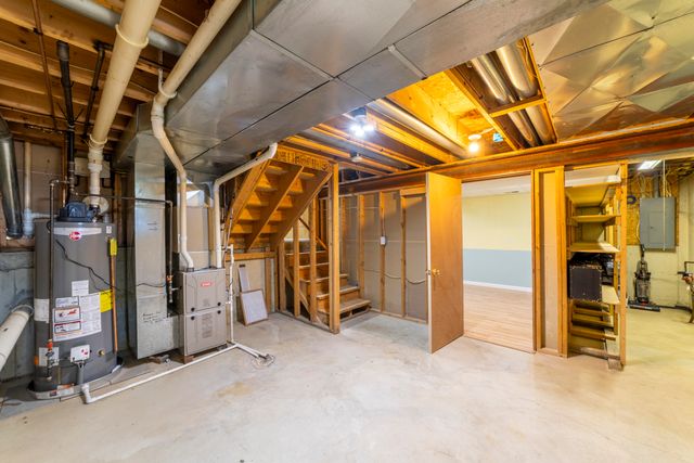 3624 Fairway Drive, Chesterton, IN 46304