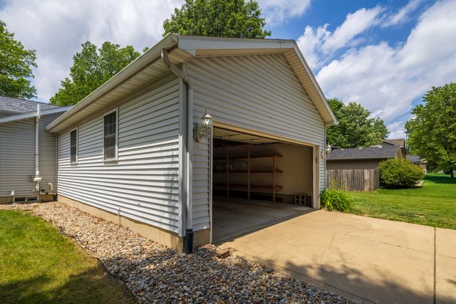 3624 Fairway Drive, Chesterton, IN 46304
