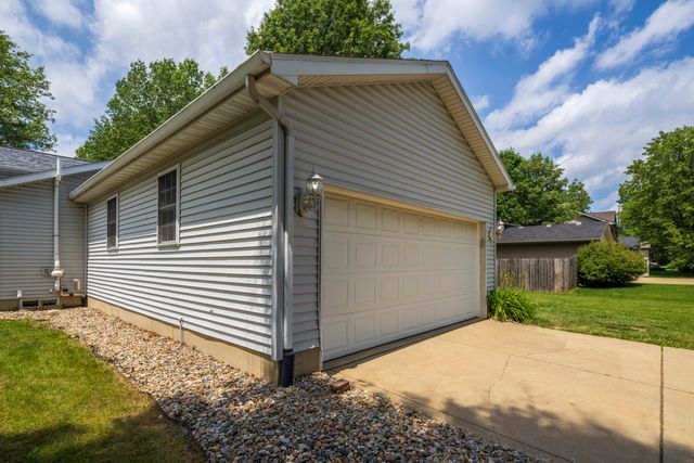 3624 Fairway Drive, Chesterton, IN 46304