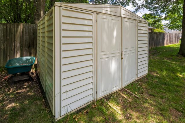3624 Fairway Drive, Chesterton, IN 46304