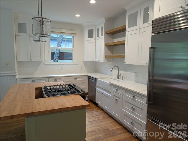 47 Cheshire Drive, Black Mountain, NC 28711